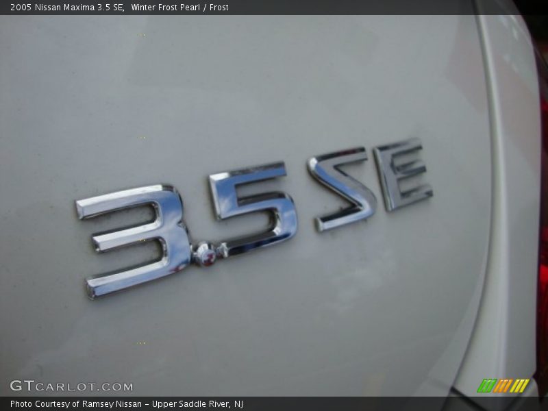 Winter Frost Pearl / Frost 2005 Nissan Maxima 3.5 SE