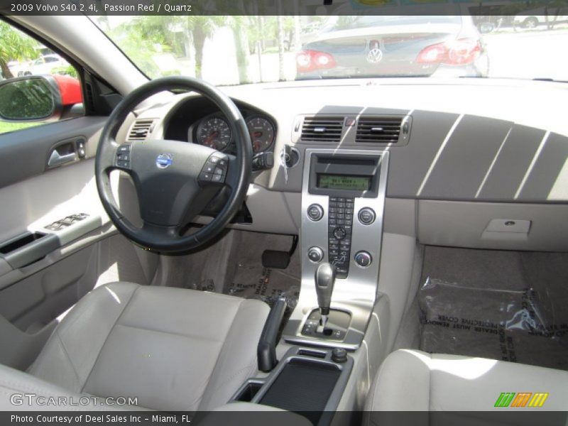 Passion Red / Quartz 2009 Volvo S40 2.4i