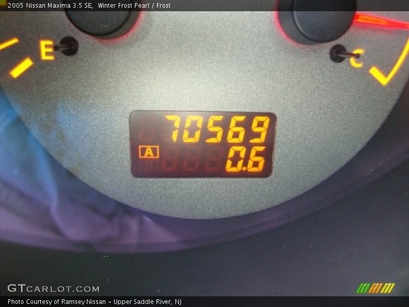 Winter Frost Pearl / Frost 2005 Nissan Maxima 3.5 SE
