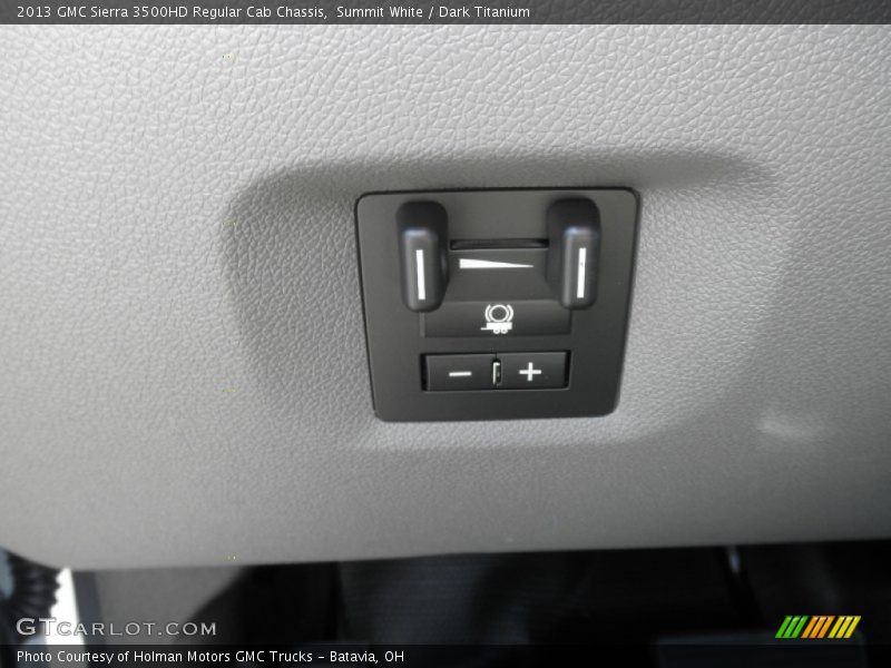 Summit White / Dark Titanium 2013 GMC Sierra 3500HD Regular Cab Chassis