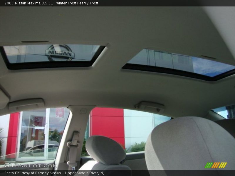 Winter Frost Pearl / Frost 2005 Nissan Maxima 3.5 SE