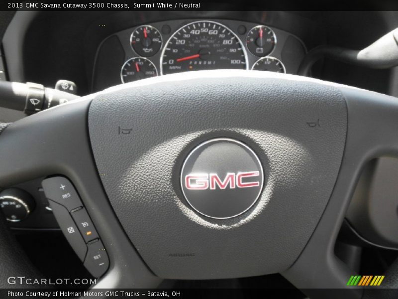 Summit White / Neutral 2013 GMC Savana Cutaway 3500 Chassis