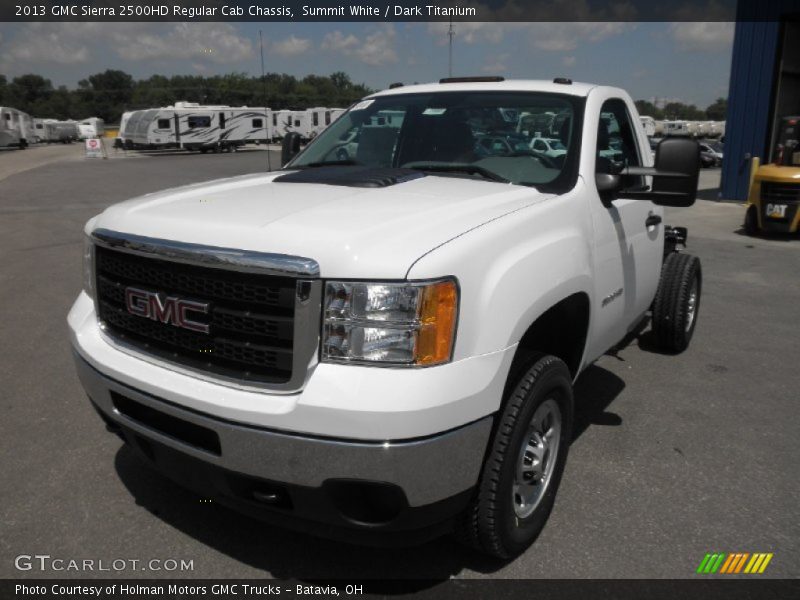 Summit White / Dark Titanium 2013 GMC Sierra 2500HD Regular Cab Chassis