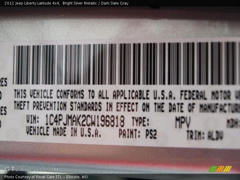 Bright Silver Metallic / Dark Slate Gray 2012 Jeep Liberty Latitude 4x4