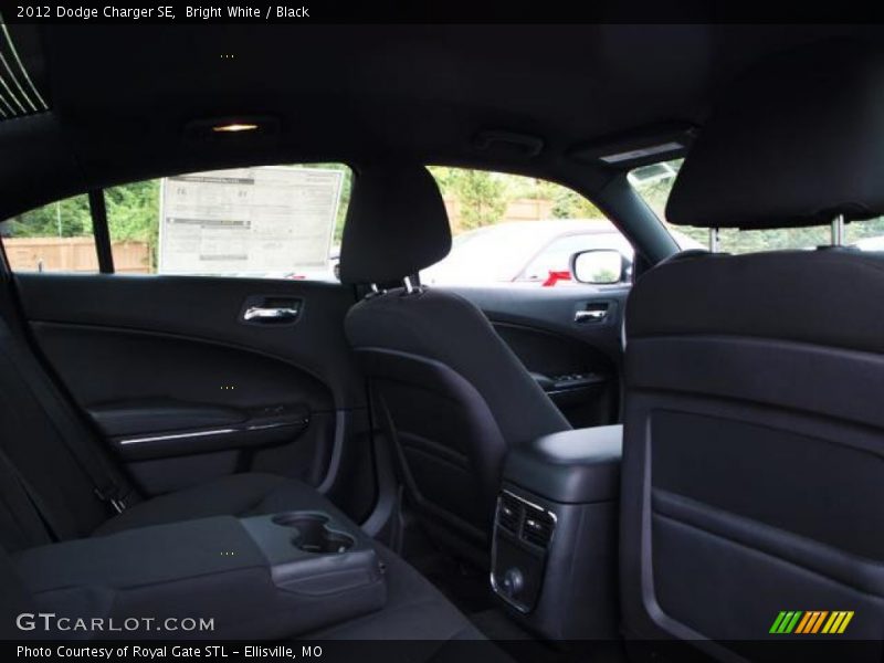 Bright White / Black 2012 Dodge Charger SE