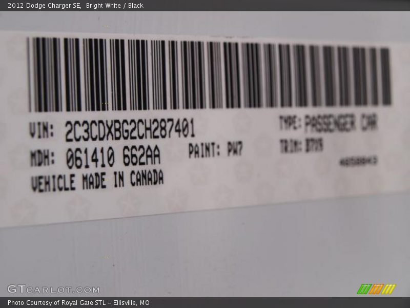 Bright White / Black 2012 Dodge Charger SE