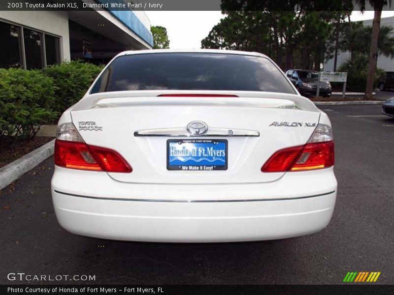Diamond White Pearl / Ivory 2003 Toyota Avalon XLS