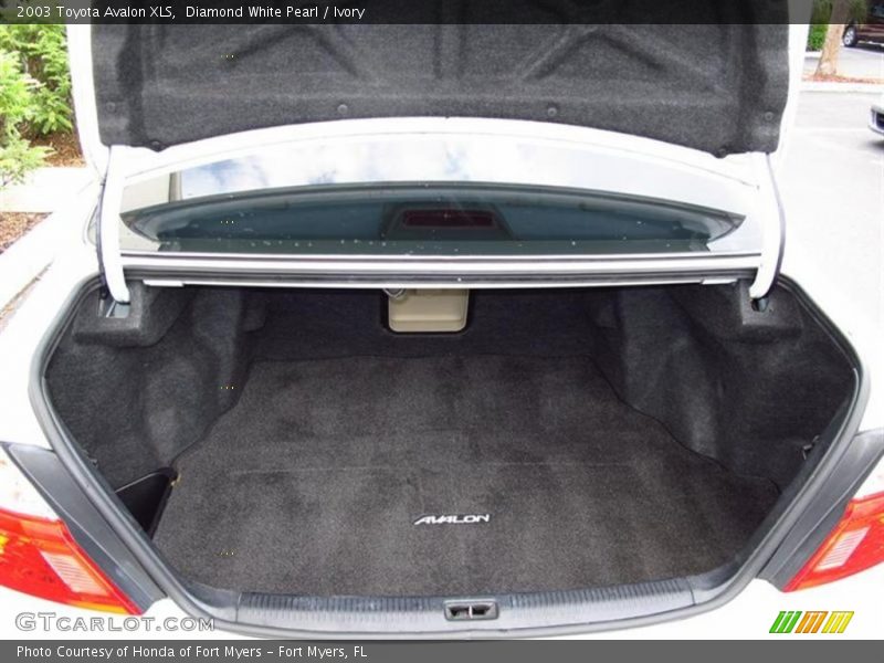  2003 Avalon XLS Trunk