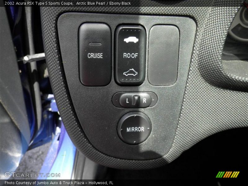 Controls of 2002 RSX Type S Sports Coupe