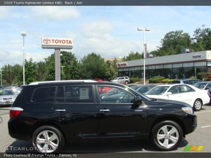 Black / Ash 2009 Toyota Highlander Limited 4WD