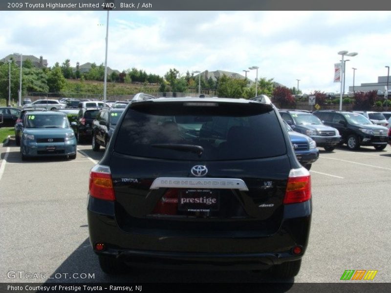 Black / Ash 2009 Toyota Highlander Limited 4WD