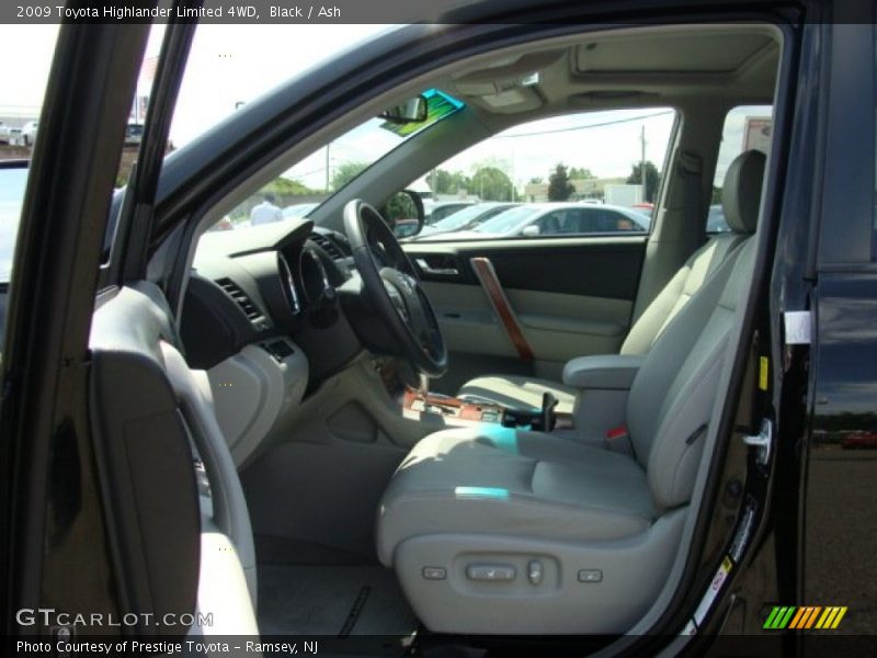 Black / Ash 2009 Toyota Highlander Limited 4WD