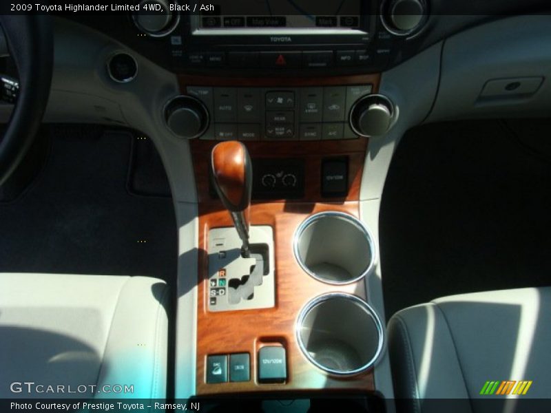 Black / Ash 2009 Toyota Highlander Limited 4WD