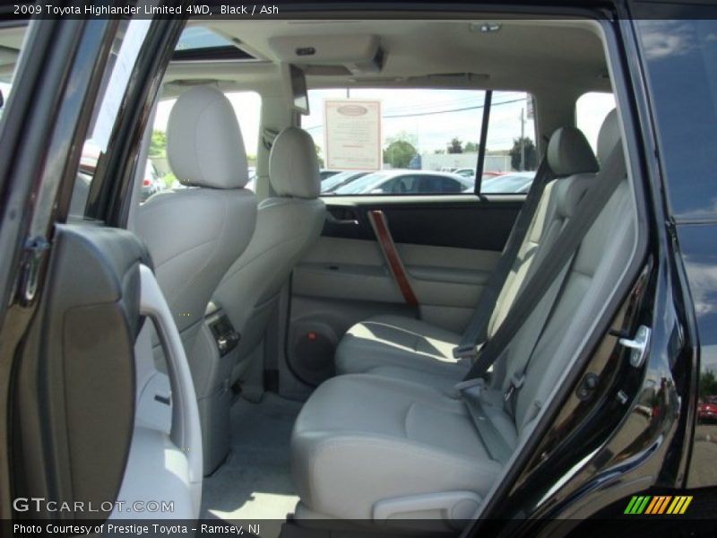 Black / Ash 2009 Toyota Highlander Limited 4WD