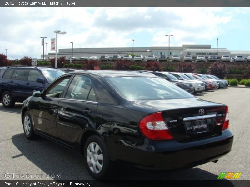Black / Taupe 2002 Toyota Camry LE