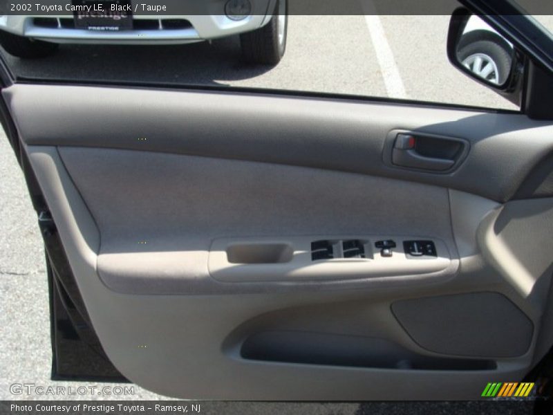 Black / Taupe 2002 Toyota Camry LE