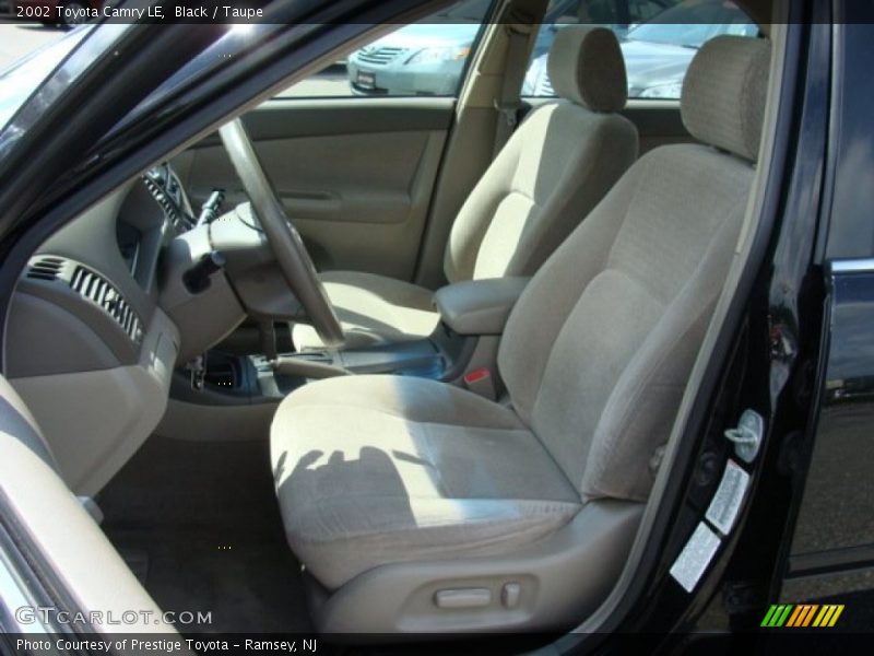 Black / Taupe 2002 Toyota Camry LE