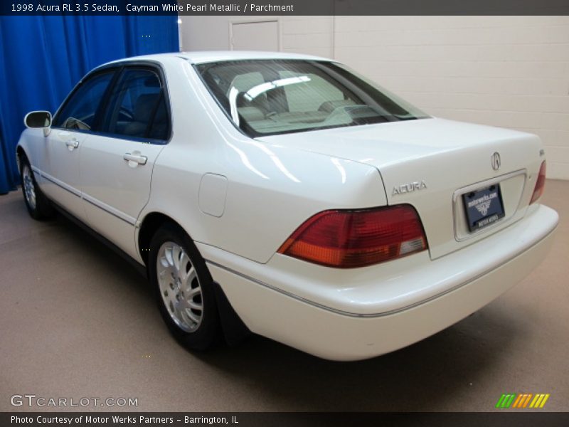 Cayman White Pearl Metallic / Parchment 1998 Acura RL 3.5 Sedan