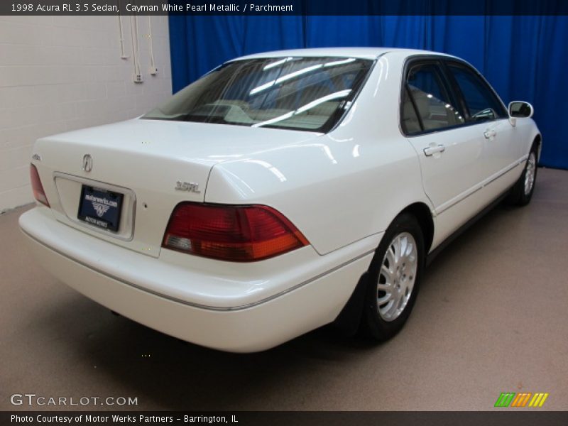 Cayman White Pearl Metallic / Parchment 1998 Acura RL 3.5 Sedan