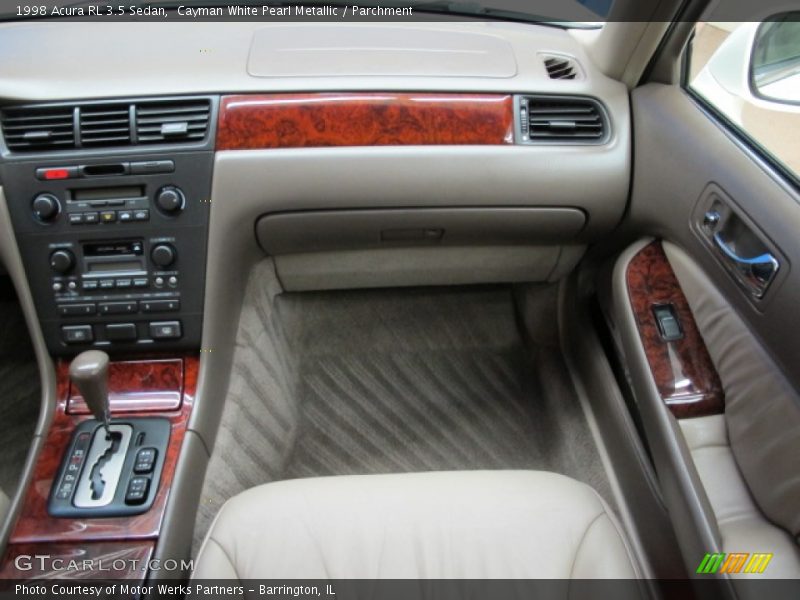 Cayman White Pearl Metallic / Parchment 1998 Acura RL 3.5 Sedan