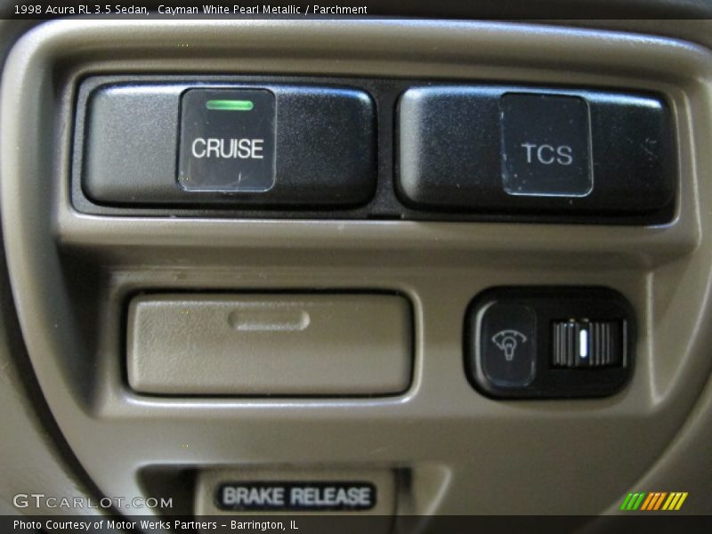 Cayman White Pearl Metallic / Parchment 1998 Acura RL 3.5 Sedan