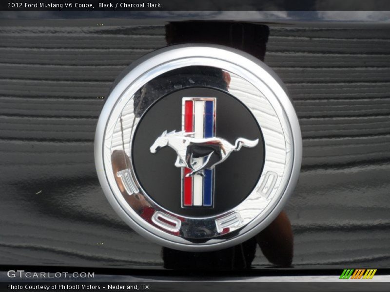  2012 Mustang V6 Coupe Logo