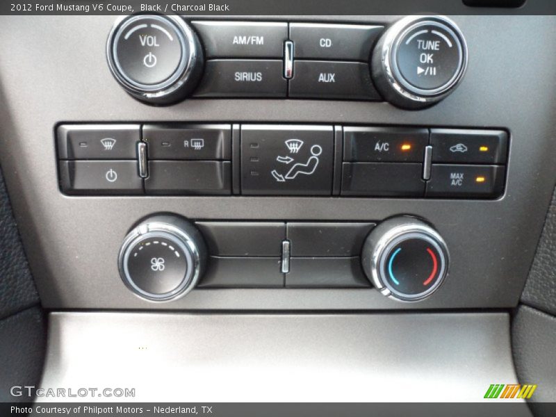 Controls of 2012 Mustang V6 Coupe