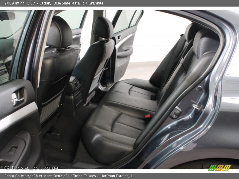 Rear Seat of 2009 G 37 x Sedan