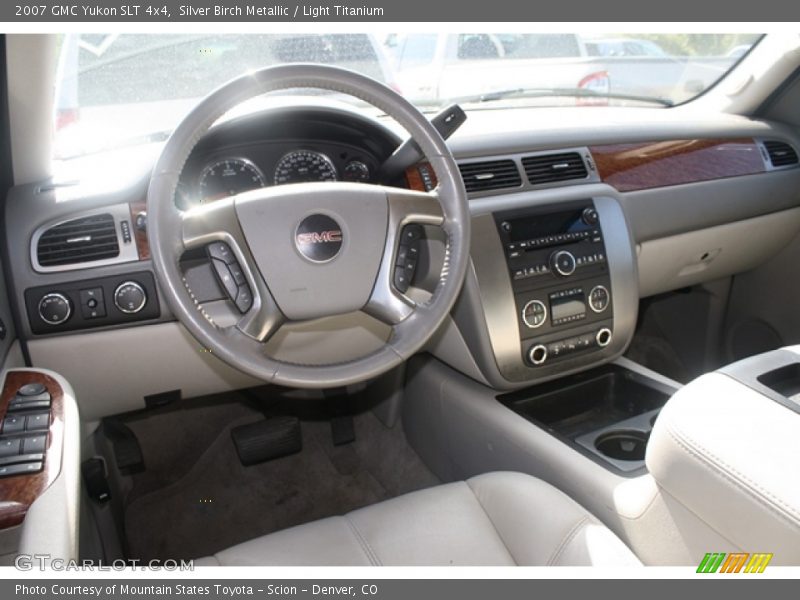 Silver Birch Metallic / Light Titanium 2007 GMC Yukon SLT 4x4