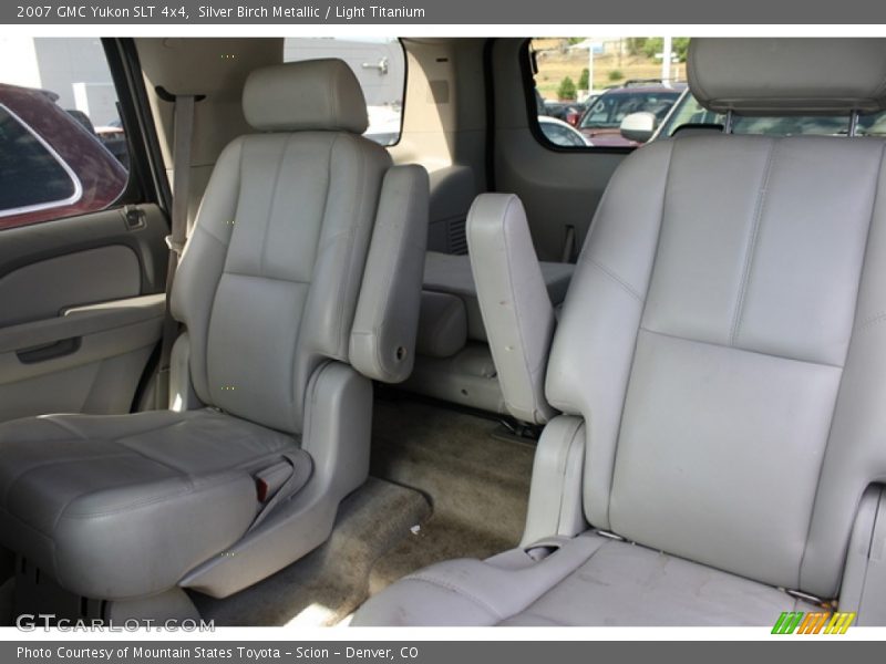 Silver Birch Metallic / Light Titanium 2007 GMC Yukon SLT 4x4