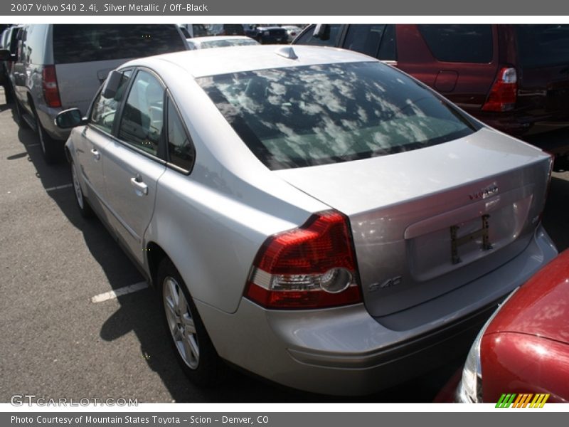 Silver Metallic / Off-Black 2007 Volvo S40 2.4i