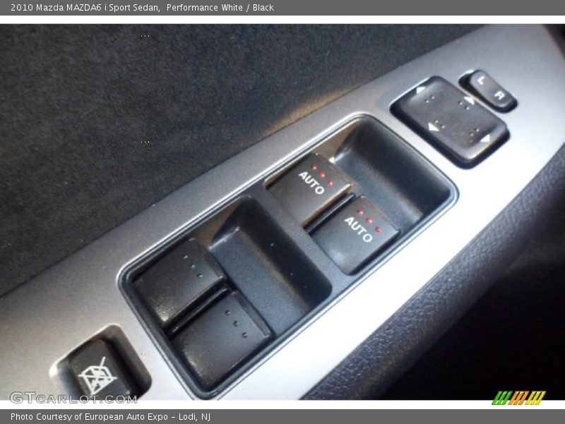 Performance White / Black 2010 Mazda MAZDA6 i Sport Sedan