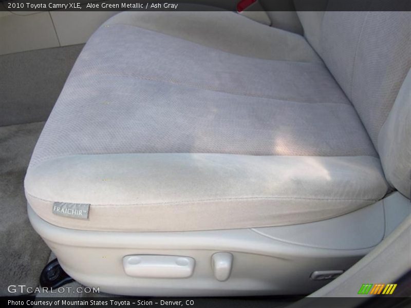 Aloe Green Metallic / Ash Gray 2010 Toyota Camry XLE