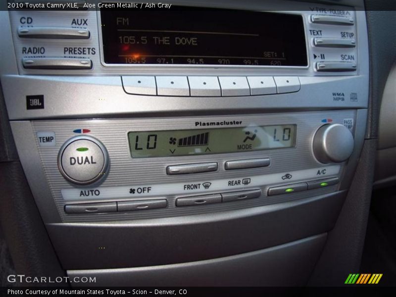 Controls of 2010 Camry XLE