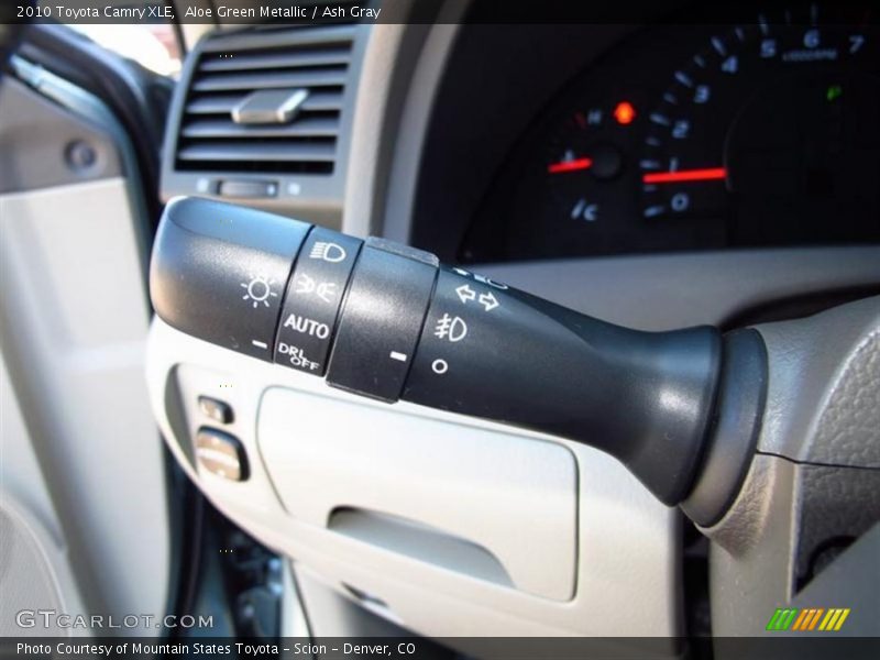 Controls of 2010 Camry XLE