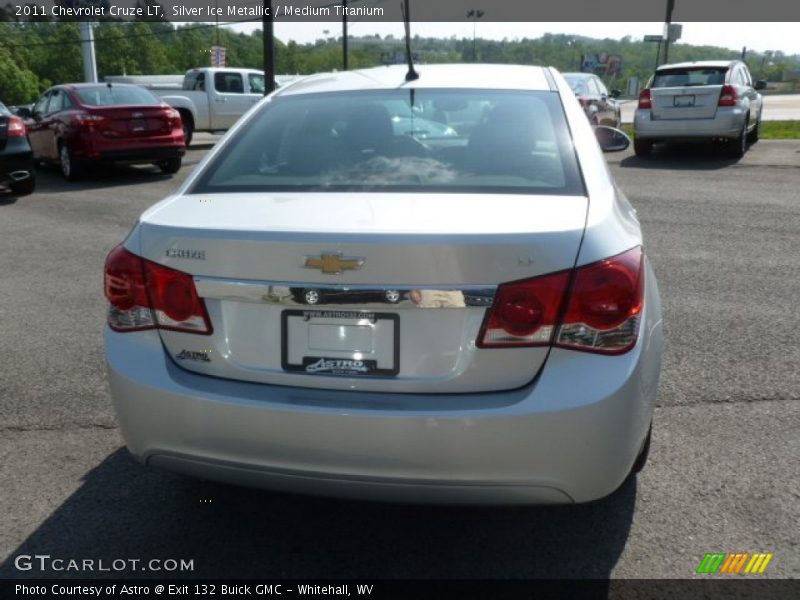 Silver Ice Metallic / Medium Titanium 2011 Chevrolet Cruze LT