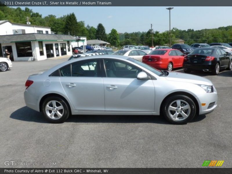 Silver Ice Metallic / Medium Titanium 2011 Chevrolet Cruze LT