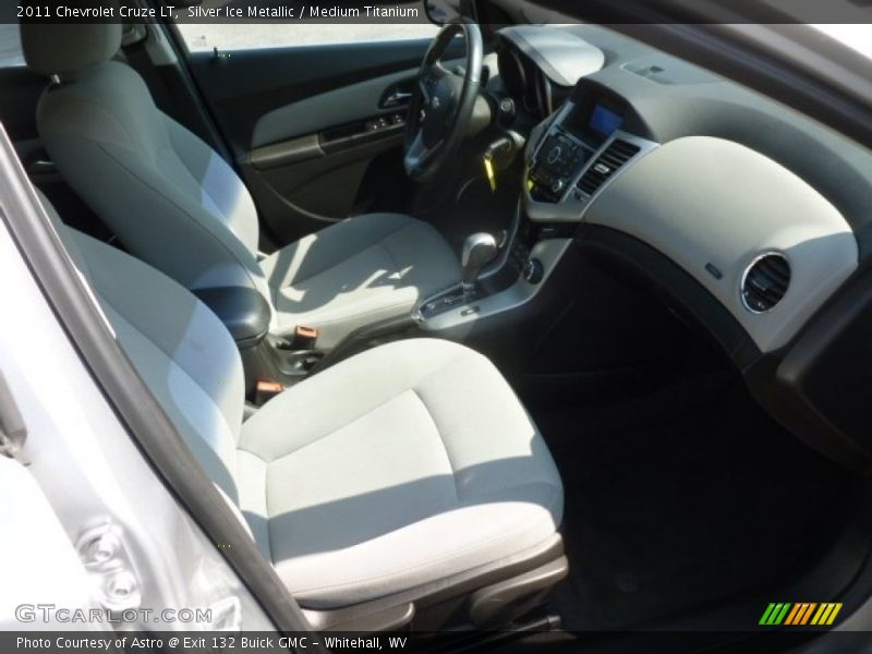 Silver Ice Metallic / Medium Titanium 2011 Chevrolet Cruze LT