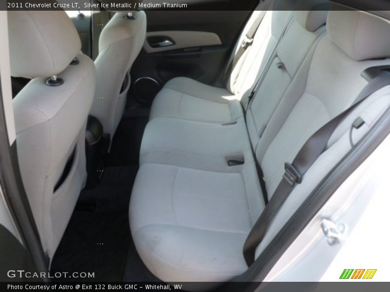 Silver Ice Metallic / Medium Titanium 2011 Chevrolet Cruze LT