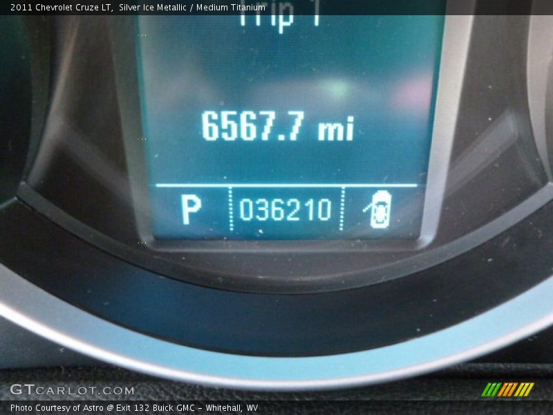 Silver Ice Metallic / Medium Titanium 2011 Chevrolet Cruze LT