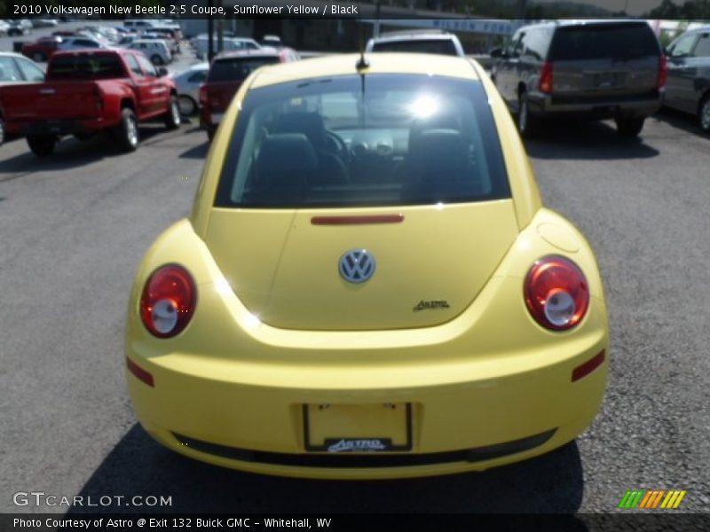 Sunflower Yellow / Black 2010 Volkswagen New Beetle 2.5 Coupe