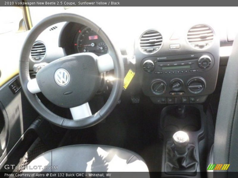 Sunflower Yellow / Black 2010 Volkswagen New Beetle 2.5 Coupe