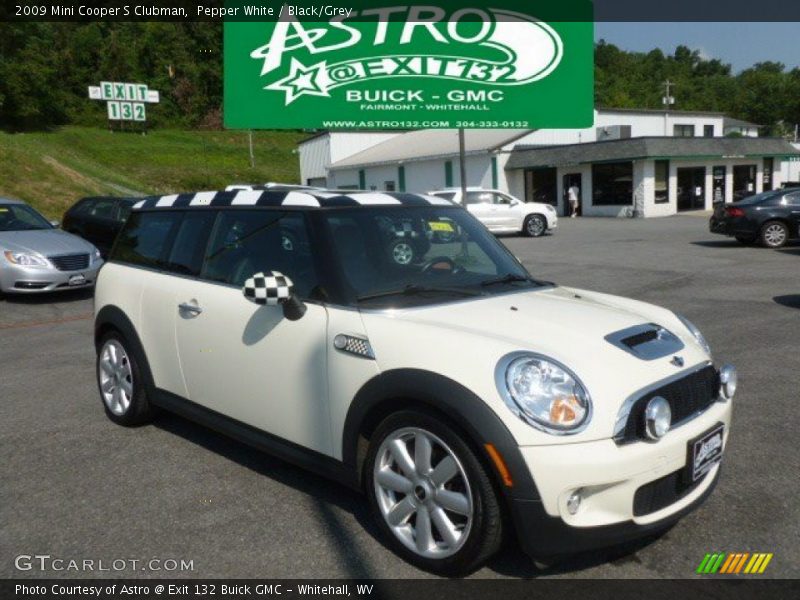 Pepper White / Black/Grey 2009 Mini Cooper S Clubman