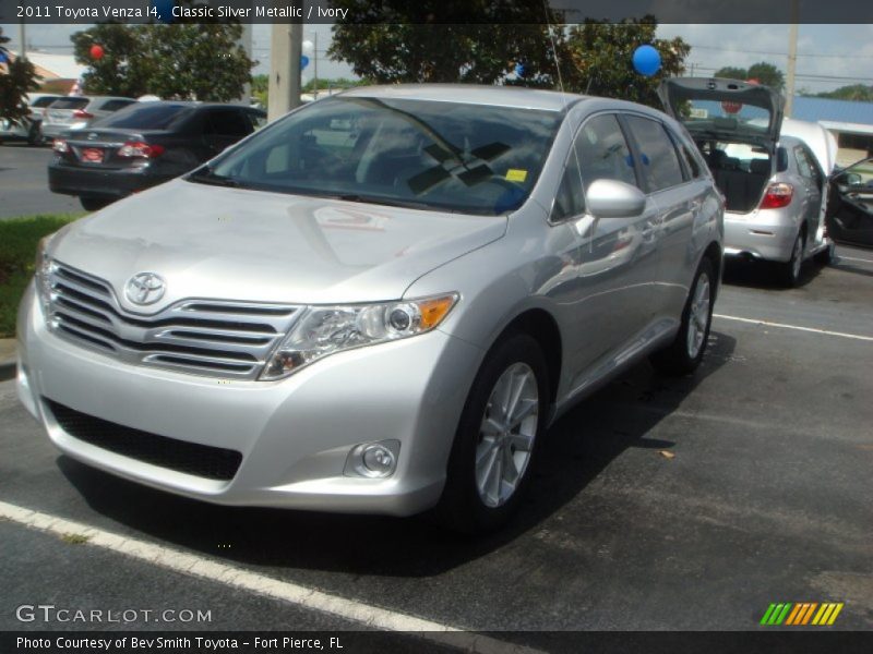 Classic Silver Metallic / Ivory 2011 Toyota Venza I4