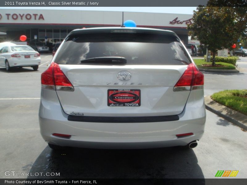 Classic Silver Metallic / Ivory 2011 Toyota Venza I4