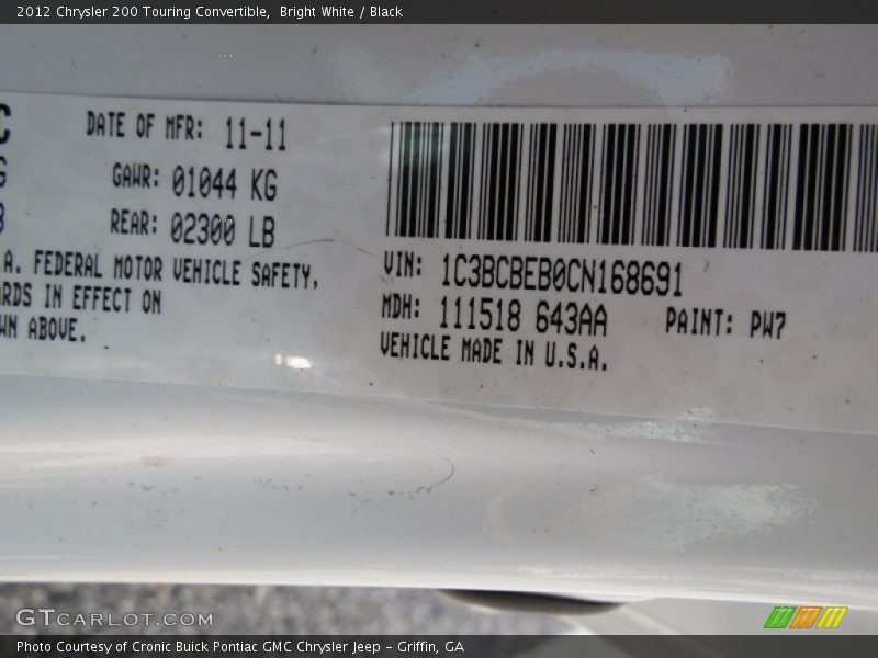 Bright White / Black 2012 Chrysler 200 Touring Convertible