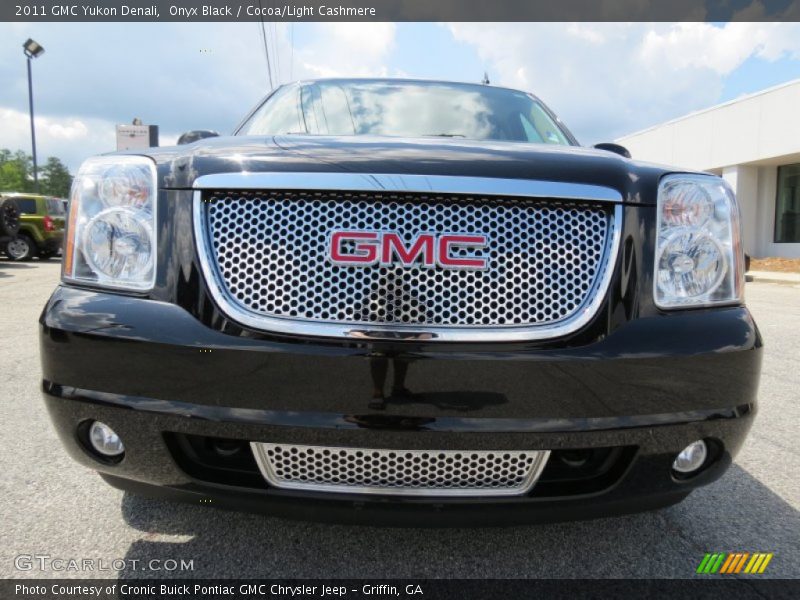 Onyx Black / Cocoa/Light Cashmere 2011 GMC Yukon Denali