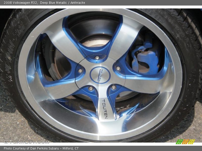 Custom Wheels of 2008 R32 