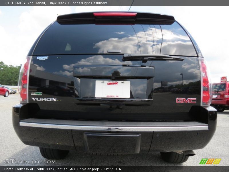 Onyx Black / Cocoa/Light Cashmere 2011 GMC Yukon Denali