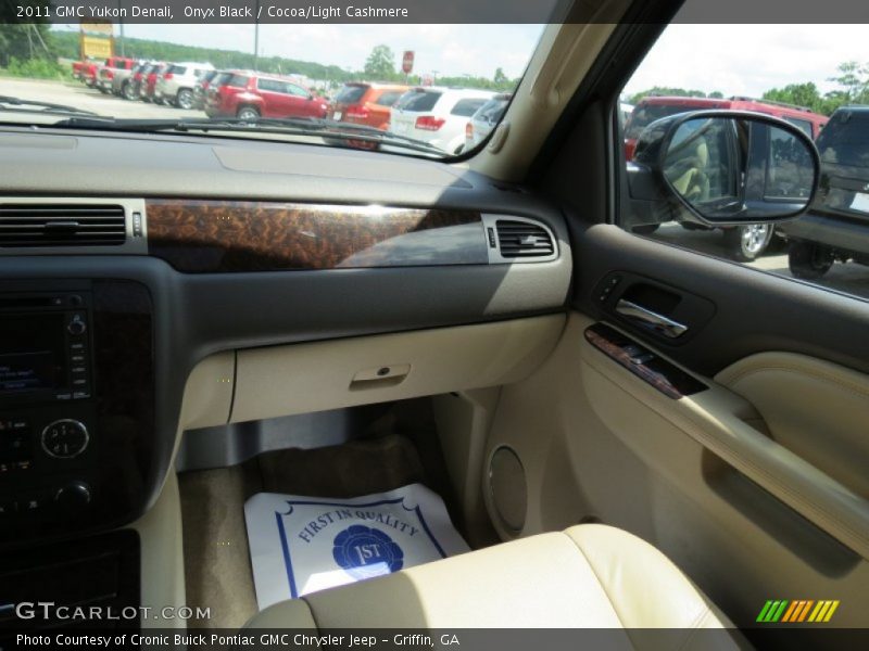 Onyx Black / Cocoa/Light Cashmere 2011 GMC Yukon Denali